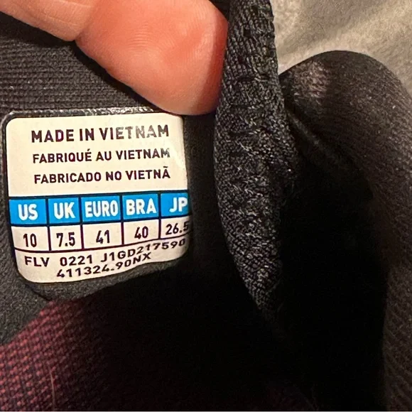 Mizuno Women’s Wave Runner 25 
Size 10 - Picture 5 of 8